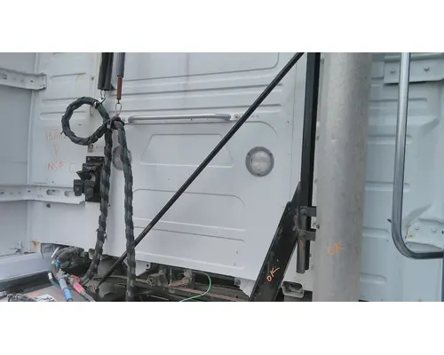 VOLVO VNL EXHAUSTMUFFLER BRACKET