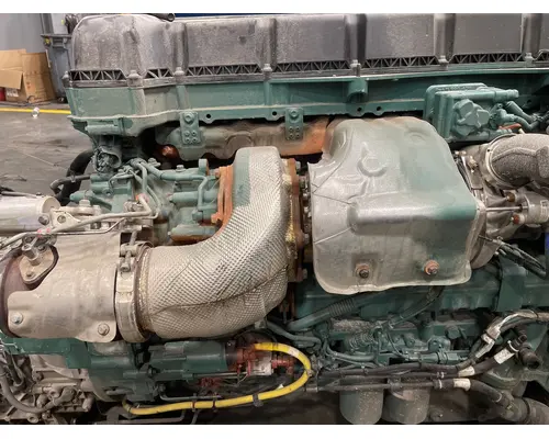 VOLVO VNL Engine Assembly