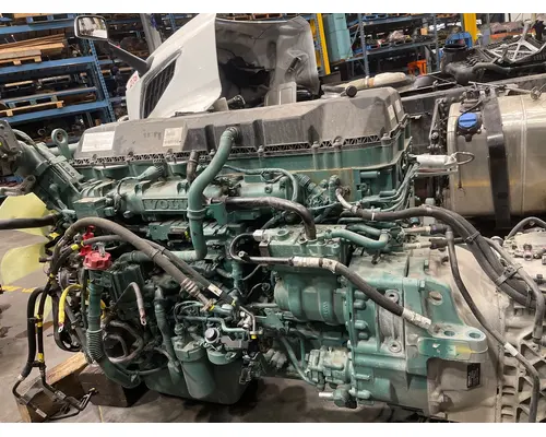 VOLVO VNL Engine Assembly