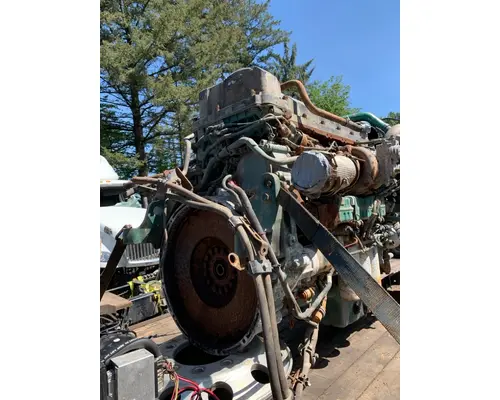 VOLVO VNL Engine Assembly
