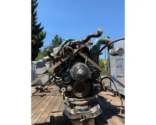 VOLVO VNL Engine Assembly