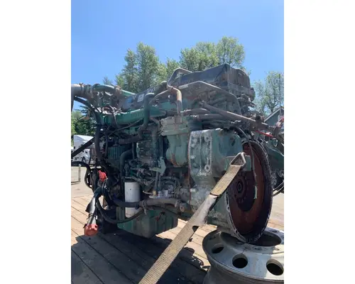 VOLVO VNL Engine Assembly