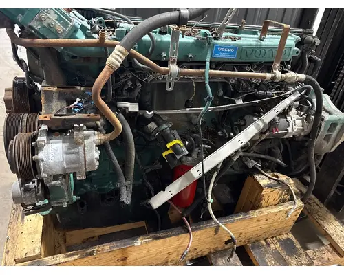 VOLVO VNL Engine Assembly