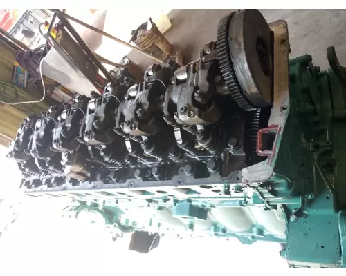 VOLVO VNL Engine Assembly