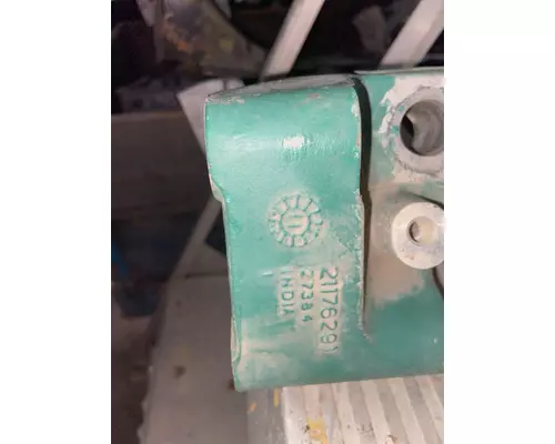 VOLVO VNL Engine Mounts