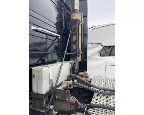 VOLVO VNL Exhaust Mount Bracket