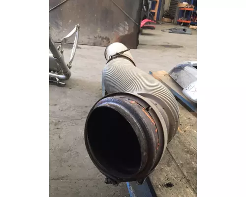 VOLVO VNL Exhaust Pipe