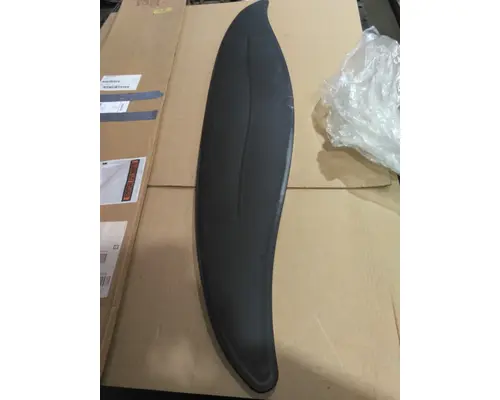 VOLVO VNL FAIRING, WIND DEFLECTOR ROOF