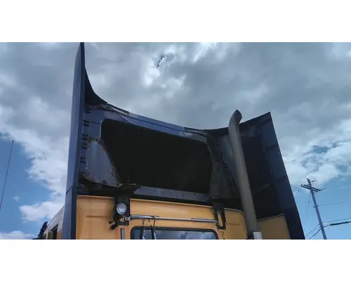 VOLVO VNL FAIRING, WIND DEFLECTOR ROOF