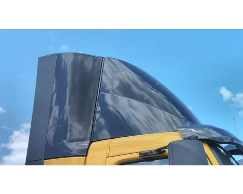 VOLVO VNL FAIRING, WIND DEFLECTOR ROOF