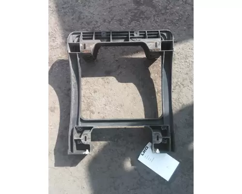 VOLVO VNL FAIRING BRACKETMOUNT