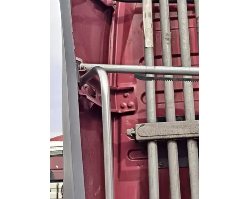 VOLVO VNL FAIRING BRACKETMOUNT