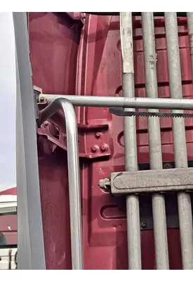 VOLVO VNL FAIRING BRACKET/MOUNT