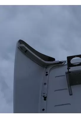 VOLVO VNL FAIRING BRACKET/MOUNT