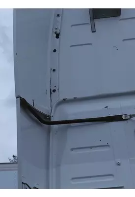 VOLVO VNL FAIRING BRACKET/MOUNT