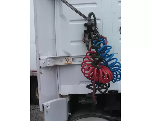 VOLVO VNL FAIRING BRACKETMOUNT