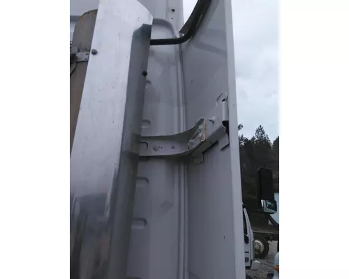 VOLVO VNL FAIRING BRACKETMOUNT