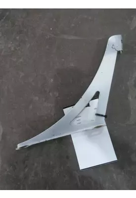 VOLVO VNL FAIRING BRACKET/MOUNT