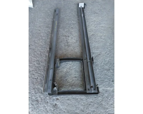 VOLVO VNL FAIRING BRACKETMOUNT