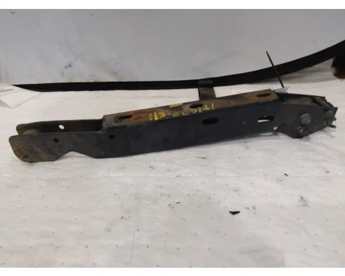 VOLVO VNL FAIRING BRACKETMOUNT