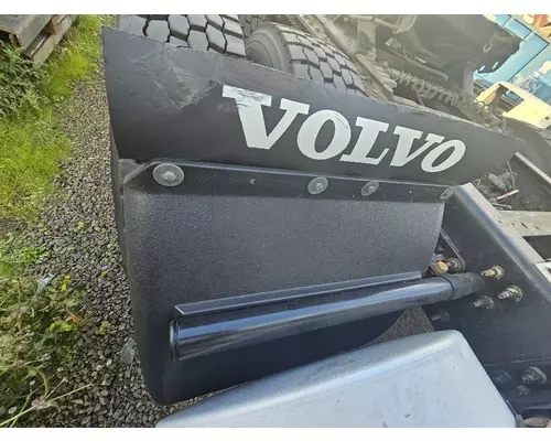 VOLVO VNL FENDER, QUARTERHALF REAR