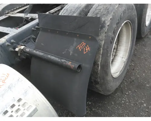 VOLVO VNL FENDER, QUARTERHALF REAR