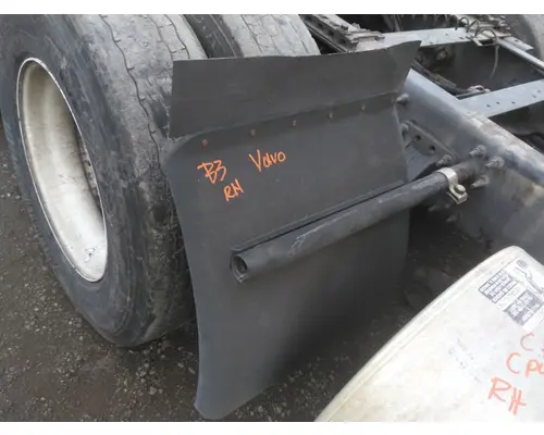 VOLVO VNL FENDER, QUARTERHALF REAR