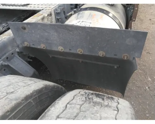 VOLVO VNL FENDER, QUARTERHALF REAR