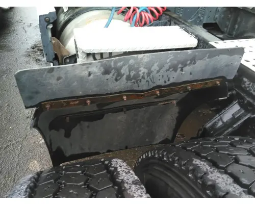 VOLVO VNL FENDER, QUARTERHALF REAR