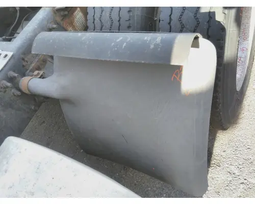 VOLVO VNL FENDER, QUARTERHALF REAR