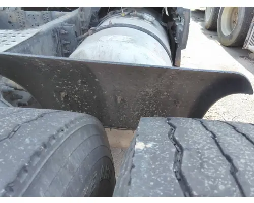 VOLVO VNL FENDER, QUARTERHALF REAR
