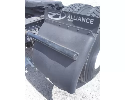 VOLVO VNL FENDER, QUARTERHALF REAR