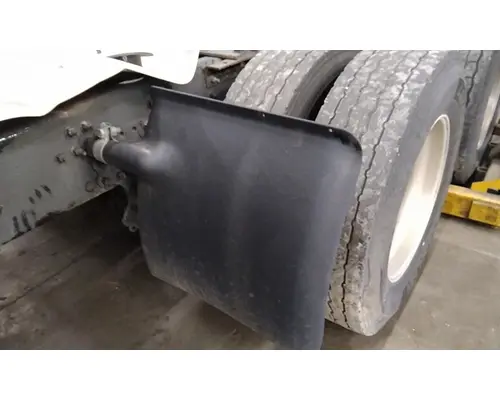 VOLVO VNL FENDER, QUARTERHALF REAR