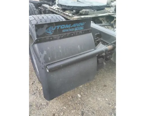 VOLVO VNL FENDER, QUARTERHALF REAR