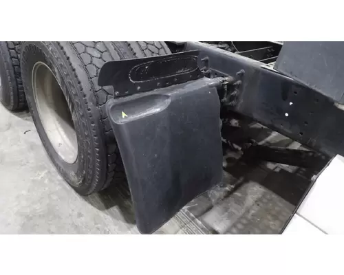 VOLVO VNL FENDER, QUARTERHALF REAR