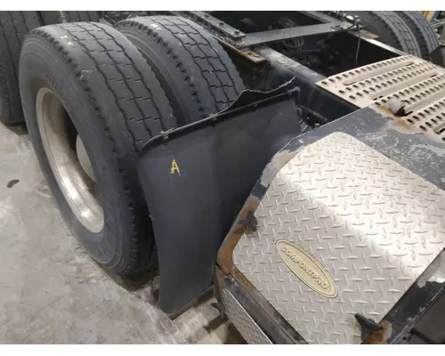 VOLVO VNL FENDER, QUARTERHALF REAR