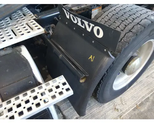 VOLVO VNL FENDER, QUARTERHALF REAR