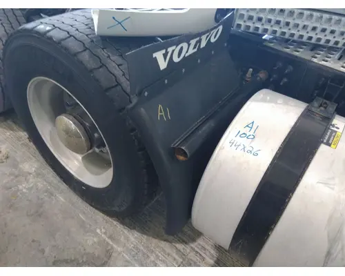 VOLVO VNL FENDER, QUARTERHALF REAR