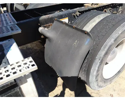 VOLVO VNL FENDER, QUARTERHALF REAR
