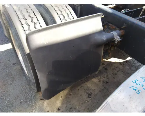 VOLVO VNL FENDER, QUARTERHALF REAR