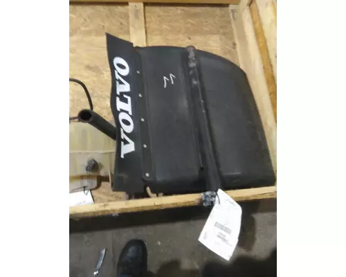 VOLVO VNL FENDER, QUARTERHALF REAR