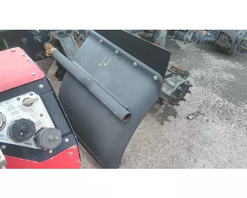 VOLVO VNL FENDER, QUARTERHALF REAR