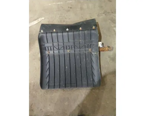 VOLVO VNL FENDER, QUARTERHALF REAR