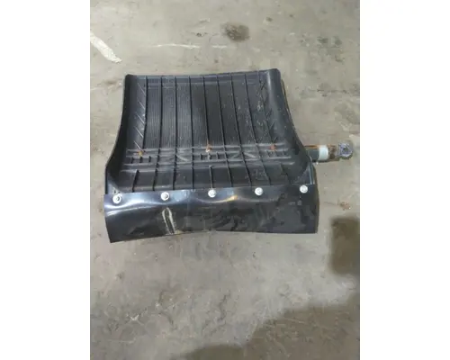 VOLVO VNL FENDER, QUARTERHALF REAR