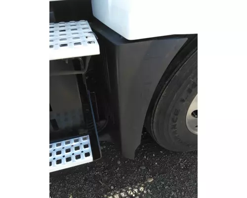 VOLVO VNL FENDER, SPLASH SHIELDGUARD