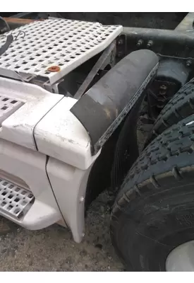 VOLVO VNL FENDER, SPLASH SHIELD/GUARD