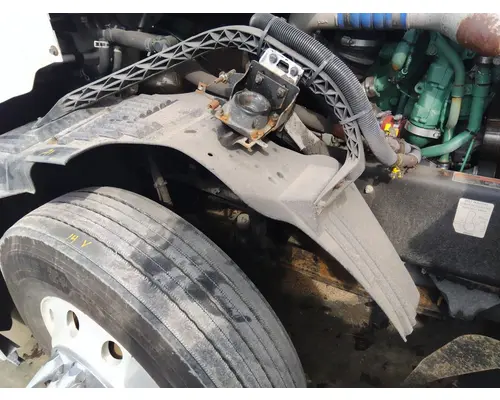 VOLVO VNL FENDER, SPLASH SHIELDGUARD