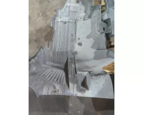 VOLVO VNL FENDER, SPLASH SHIELDGUARD