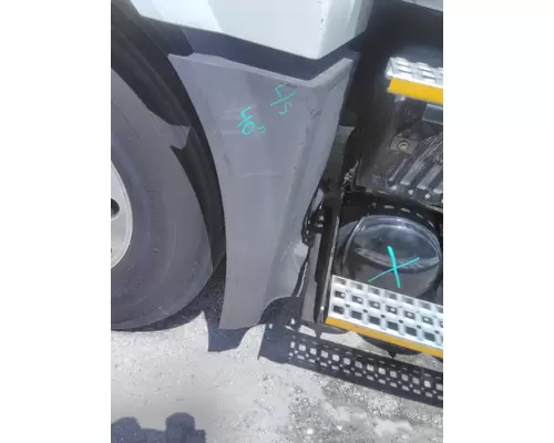 VOLVO VNL FENDER EXTENSION