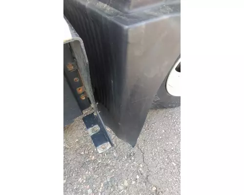 VOLVO VNL FENDER EXTENSION
